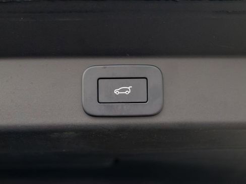 Used 2023 Land Rover Range Rover Sport SE Dynamic image 65