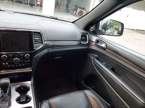 Used 2019 Jeep Grand Cherokee Overland RWD image 14