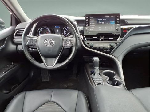 Used 2022 Toyota Camry SE w/ Cold Weather Package FWD image 19