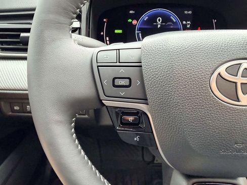 Certified 2025 Toyota Camry SE w/ Convenience Package image 9