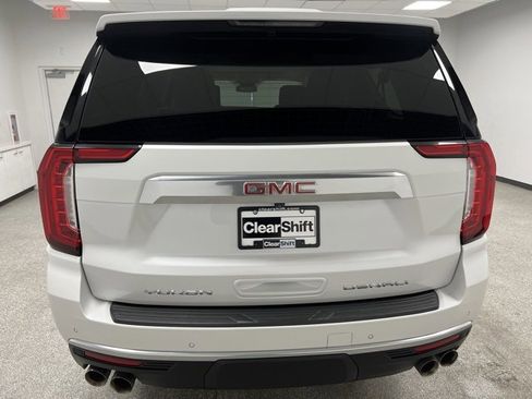 Used 2023 GMC Yukon XL Denali image 9