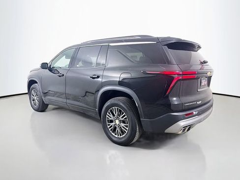 Used 2025 Chevrolet Traverse LT image 6