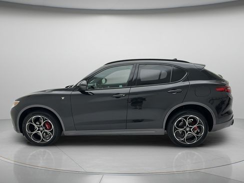 Used 2023 Alfa Romeo Stelvio Ti w/ Active Assist Plus Package AWD/4WD image 6