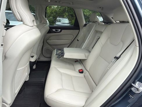 Used 2024 Volvo XC60 B5 Core w/ Protection Package Premier AWD/4WD image 21