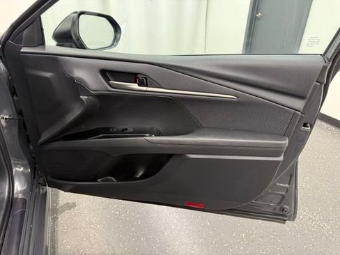 Certified 2025 Toyota Camry SE FWD image 8