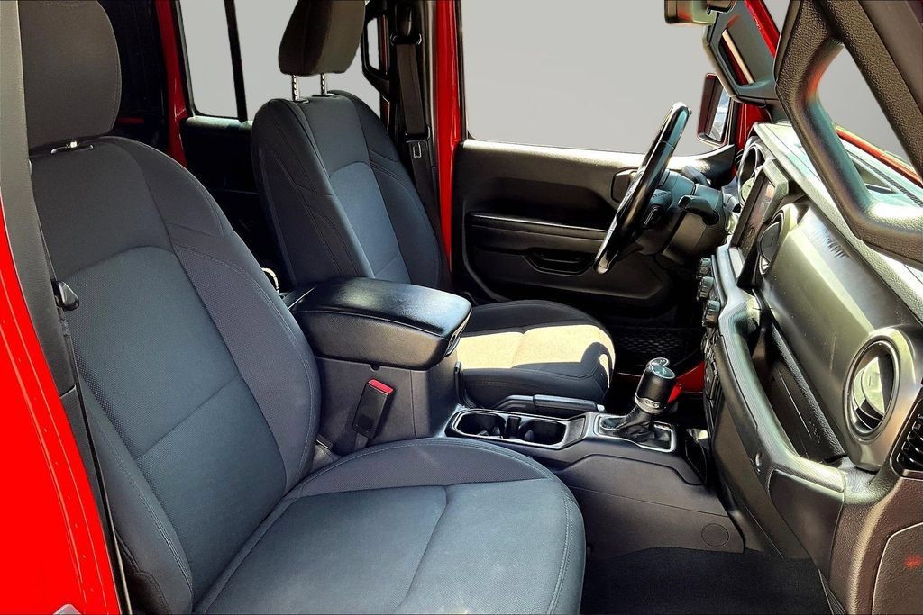 Used 2022 Jeep Gladiator Sport AWD/4WD image 29