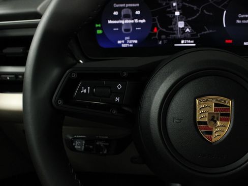 Certified 2025 Porsche Macan Electric RWD image 32