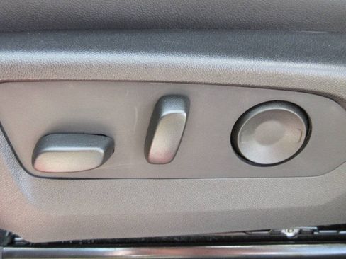 Used 2025 Chevrolet Colorado LT w/ LT Convenience Package RWD image 31