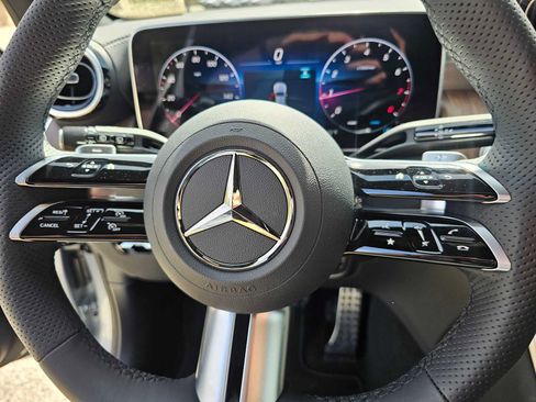 Used 2026 Mercedes-Benz GLC 300 image 22