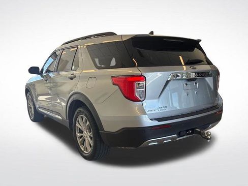 Certified 2022 Ford Explorer XLT w/ Equipment Group 202A AWD/4WD image 2