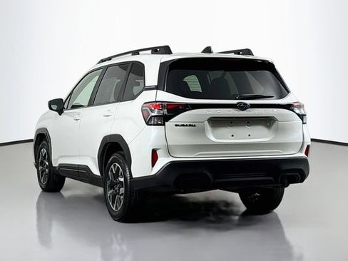 Certified 2025 Subaru Forester Premium AWD/4WD image 6