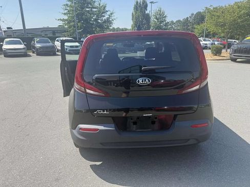 Used 2020 Kia Soul LX FWD image 8