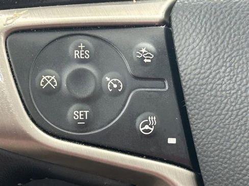 Used 2022 GMC Canyon Denali image 16