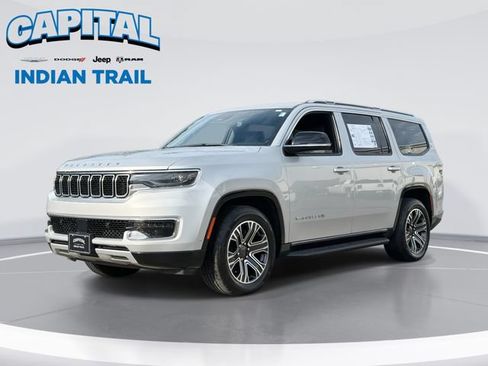 Used 2024 Jeep Wagoneer Series II w/ Flexible Seating Group AWD/4WD image 1