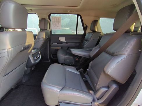 Used 2025 Ford Expedition Active RWD image 14