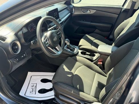 Used 2021 Kia Forte LXS FWD image 10