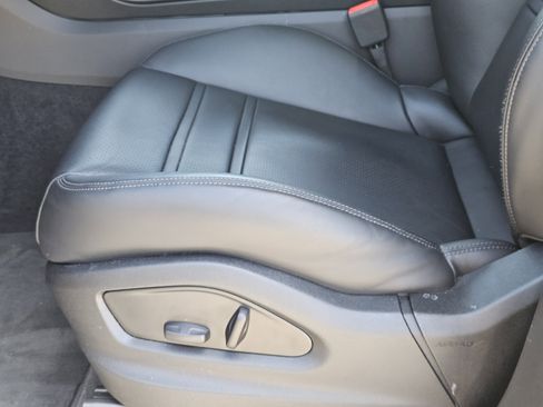 Used 2026 Porsche Cayenne image 23