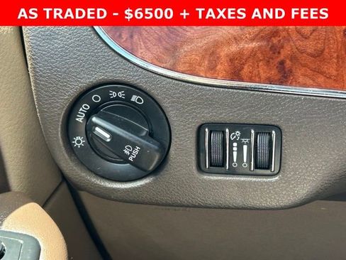 Used 2015 Chrysler Town & Country Touring image 20