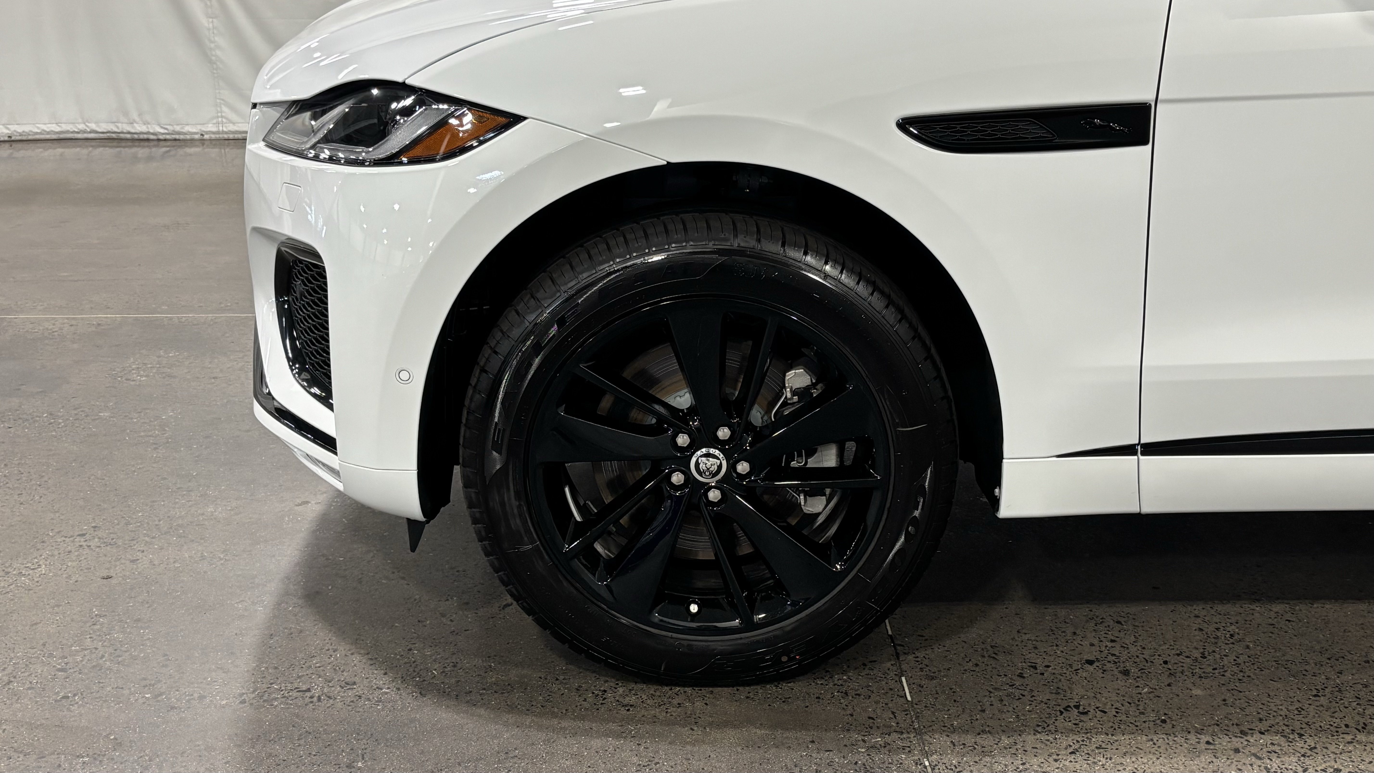 New 2026 Jaguar F-PACE R-Dynamic S AWD/4WD image 10