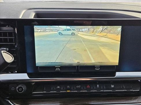 Used 2025 Chevrolet Silverado 1500 LT image 12