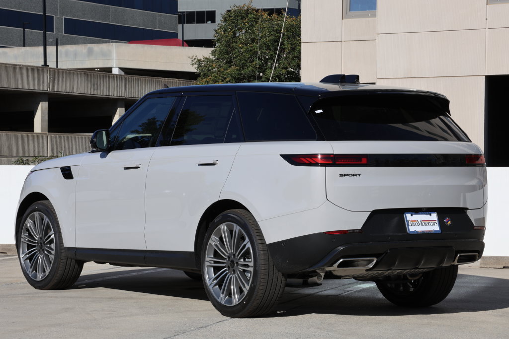 New 2027 Land Rover Range Rover Sport SE AWD/4WD image 2