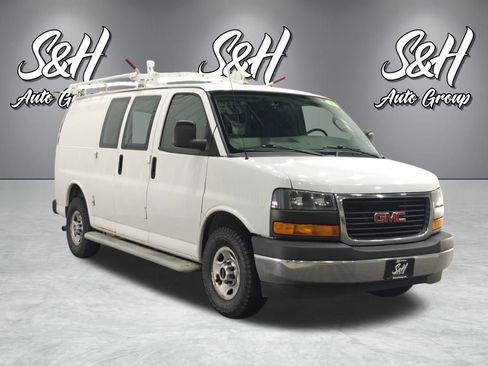 Used 2017 GMC Savana 2500 image 2