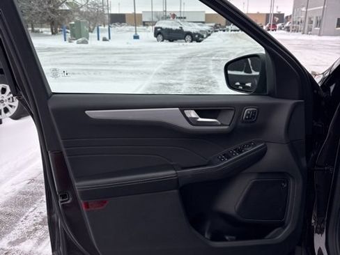 Certified 2023 Ford Escape Platinum w/ Premium Technology Package image 15