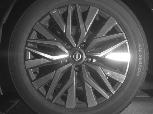 Used 2025 Nissan Altima 2.5 SV FWD image 14
