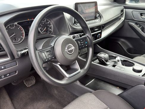 Used 2024 Nissan Rogue SV AWD/4WD image 13