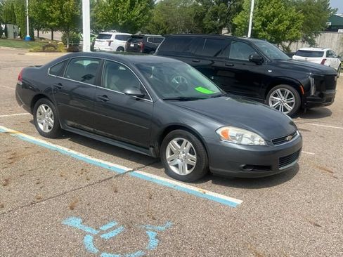 Used 2011 Chevrolet Impala LT FWD image 4