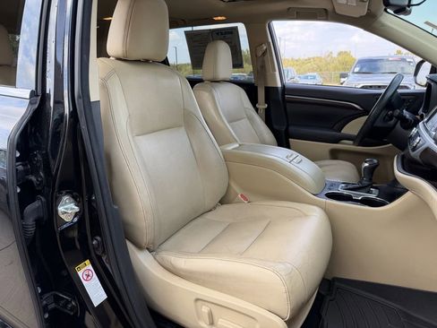 Used 2015 Toyota Highlander Limited image 29