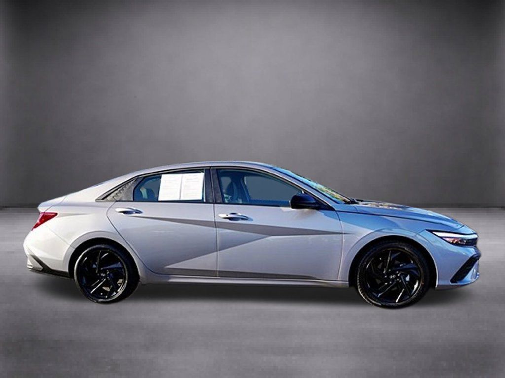 Certified 2026 Hyundai Elantra Sport FWD image 3