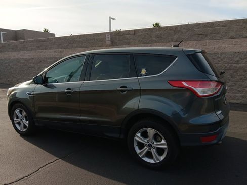 Used 2016 Ford Escape SE image 4
