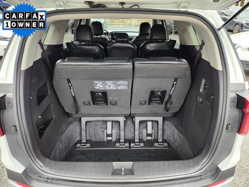 Used 2025 Kia Carnival image 20