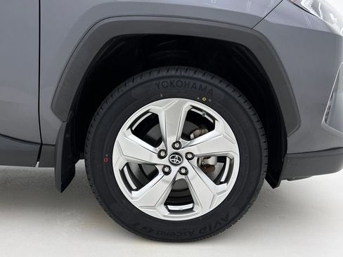 Used 2019 Toyota RAV4 Limited image 29