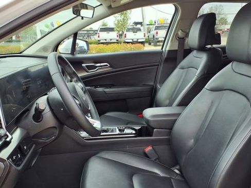 Used 2024 Kia Sportage EX image 14