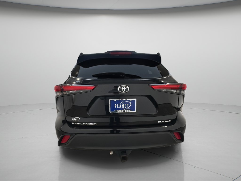 Used 2023 Toyota Highlander XLE AWD/4WD image 6