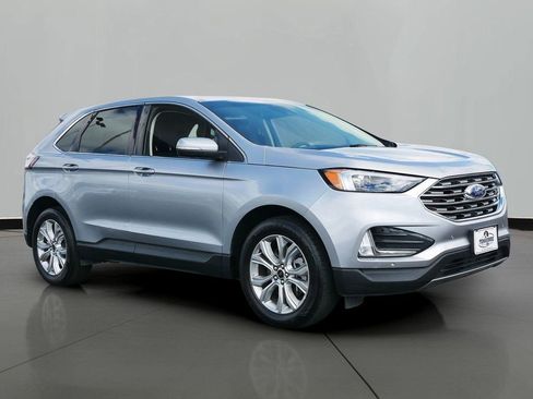 Used 2024 Ford Edge Titanium image 4