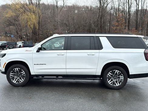 Certified 2025 Chevrolet Suburban Z71 image 4