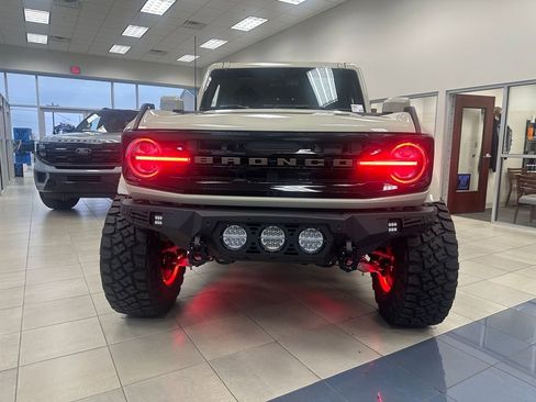 New 2025 Ford Bronco Outer Banks image 3