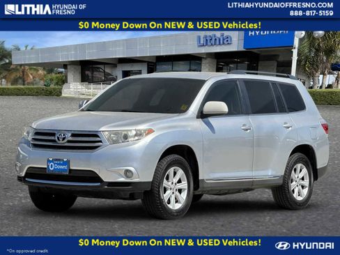 Used 2013 Toyota Highlander Plus FWD image 1