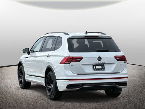 Used 2023 Volkswagen Tiguan SE R-Line image 4