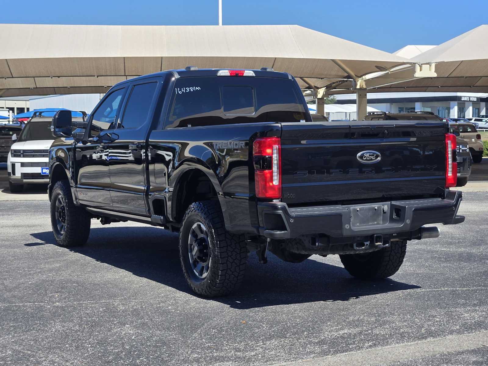 Used 2023 Ford F250 Lariat w/ Lariat Ultimate Package AWD/4WD image 5