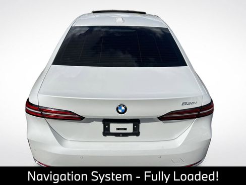 Used 2024 BMW 530i RWD image 10