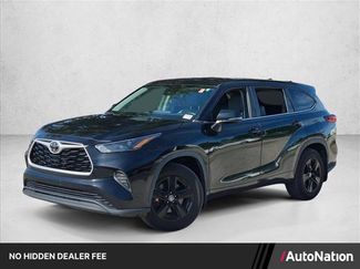 Used 2023 Toyota Highlander L FWD video 1