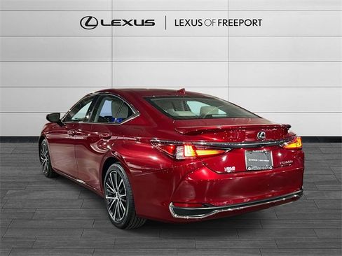 Certified 2025 Lexus ES 300h w/ Premium Package image 6
