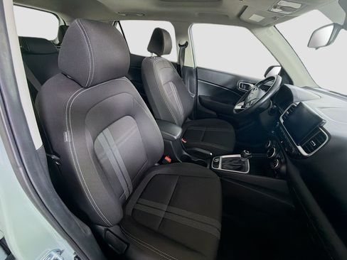 Used 2025 Hyundai Venue SEL FWD image 30