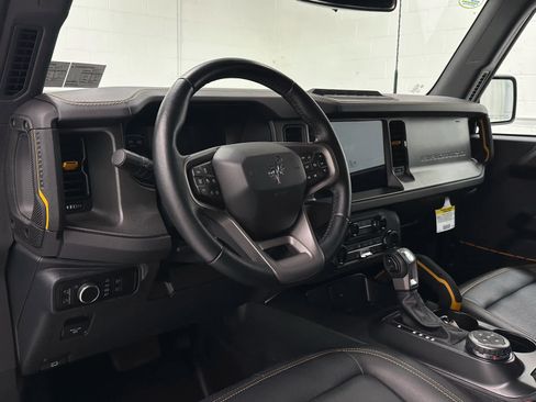 Used 2024 Ford Bronco Badlands image 10