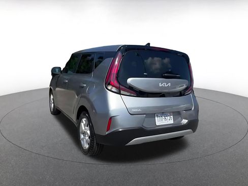 Used 2025 Kia Soul LX w/ LX Technology Package FWD image 11