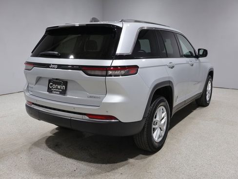 Certified 2023 Jeep Grand Cherokee Laredo w/ Luxury Tech Group I AWD/4WD image 3